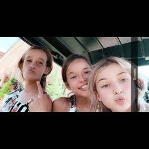 Meet your Posher, Abigail